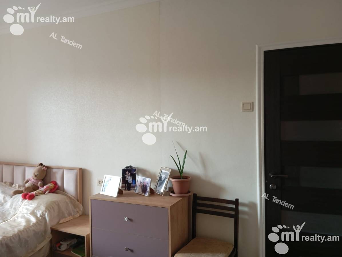3 bedroom apartment for sale Hasratyan st., Adshapnjak Yerevan, 158054