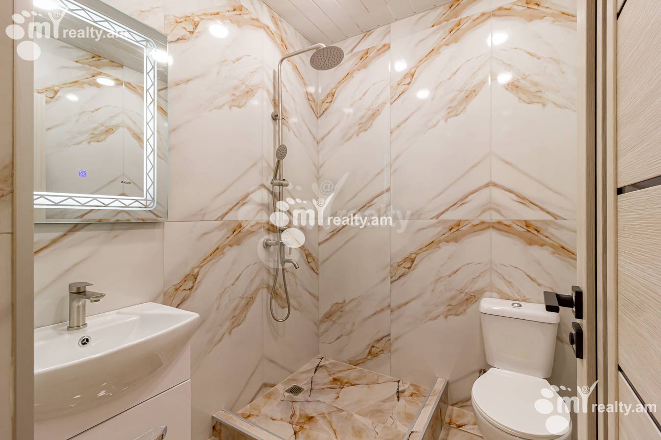 2 bedroom apartment for sale خیابان واهر. پاپازیان, عربگیر ایروان, 151399