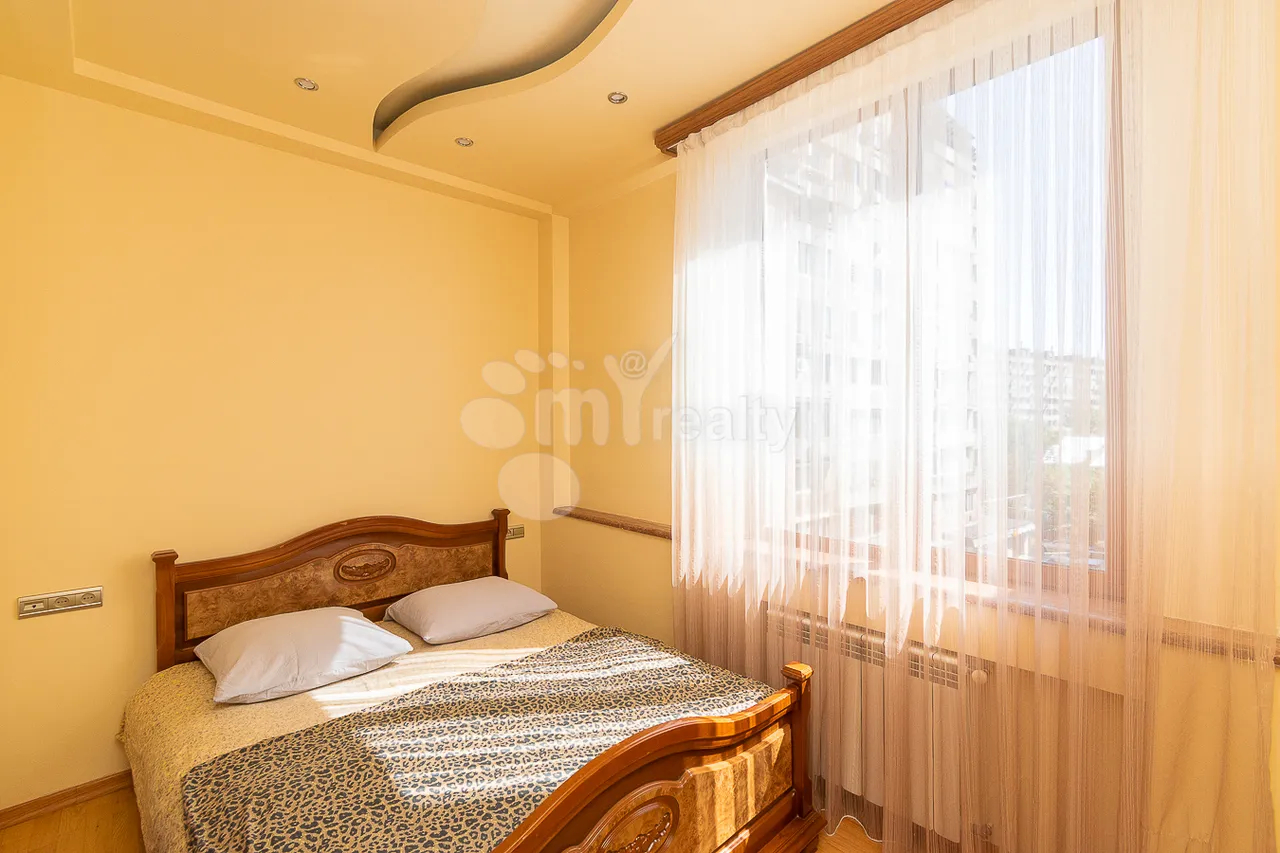 5 bedroom apartment for rent Nalbandyan St, Center Yerevan, 161916