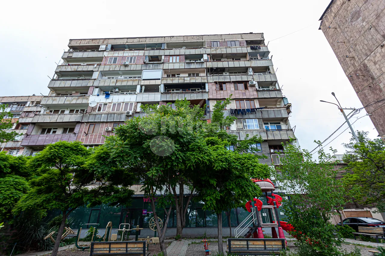 3 bedroom apartment for sale Tsovakal Isakov Ave, Center Yerevan, 160401