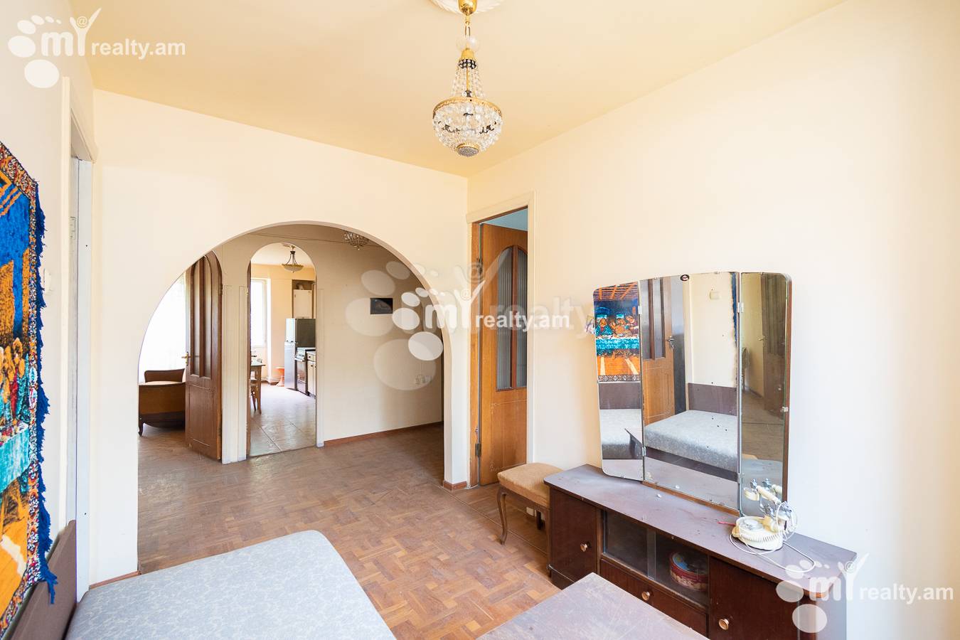 3 սենյականոց բնակարան  Ե. Քոչար փող, Կենտրոն Երևան, 152019