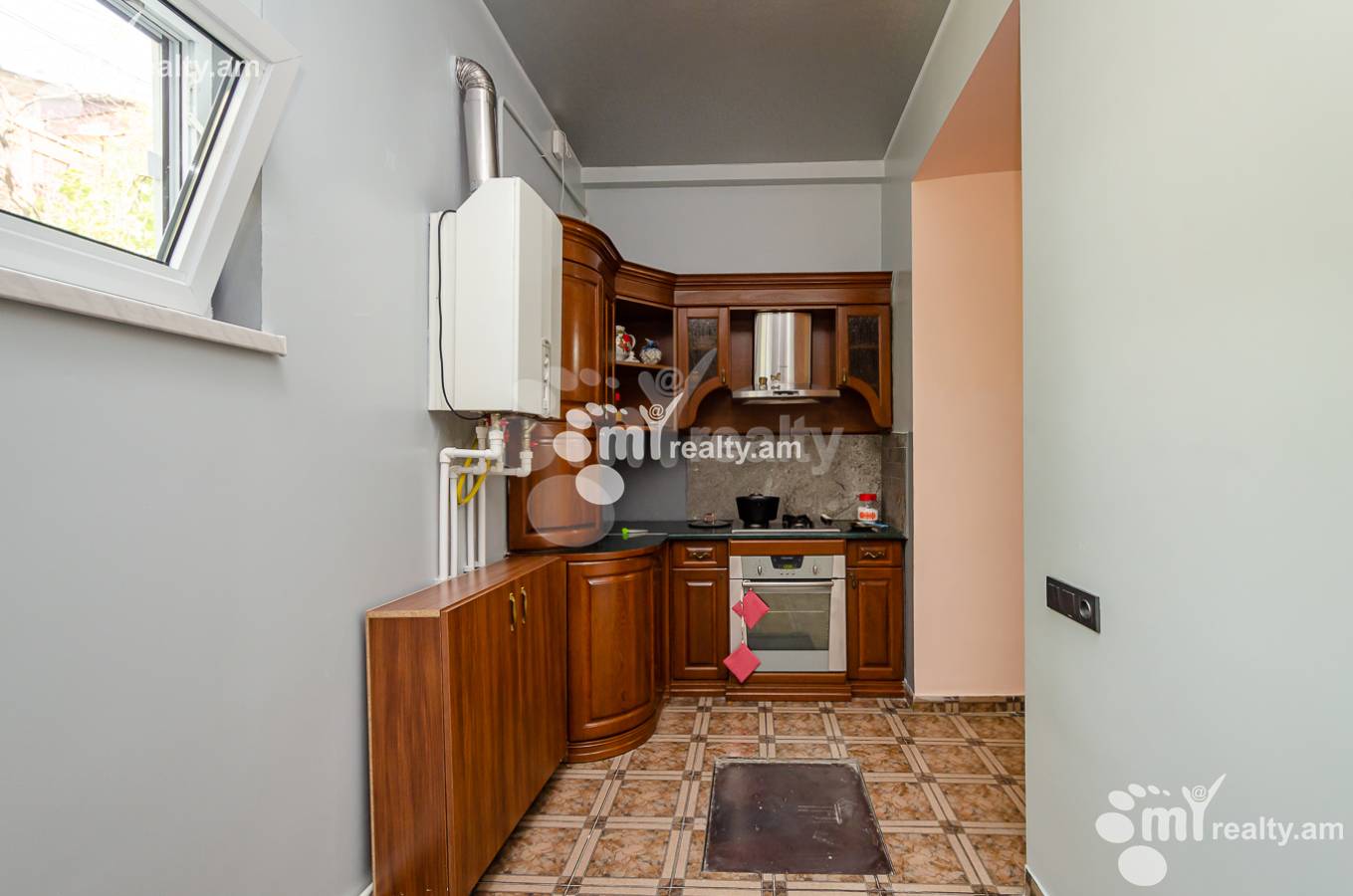 3 bedroom apartment for rent خیابان ساریان, مرکز شهر ایروان, 151698