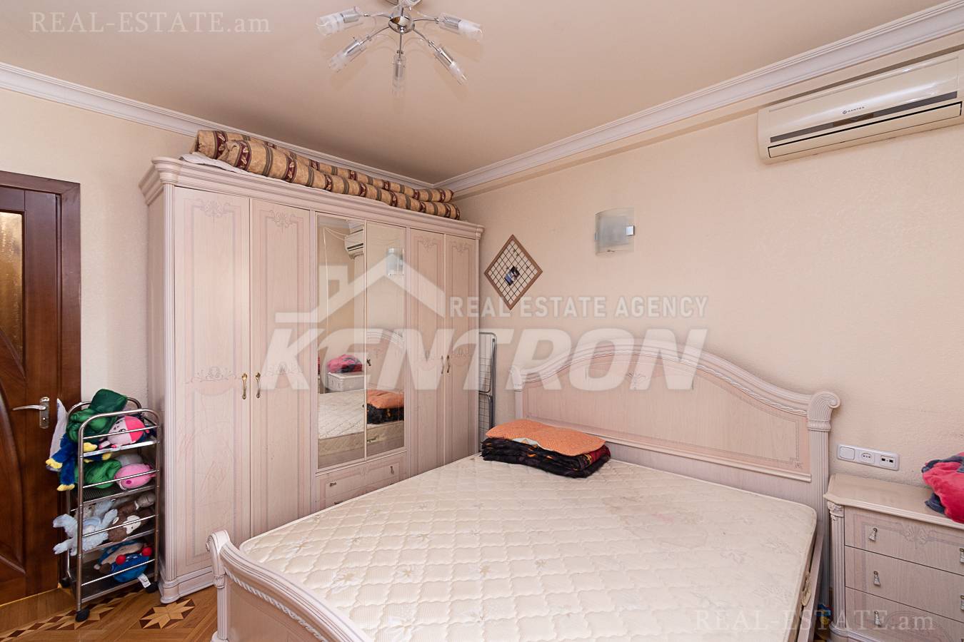 3 bedroom apartment for sale Vardanants St, Center Yerevan, 134658