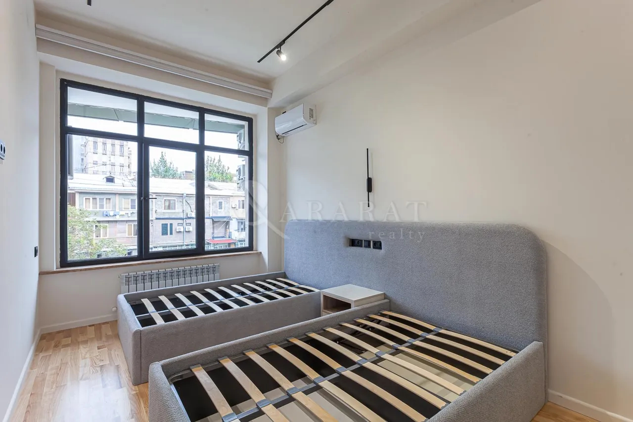 4 bedroom apartment for sale Nalbandyan St, Center Yerevan, 157673