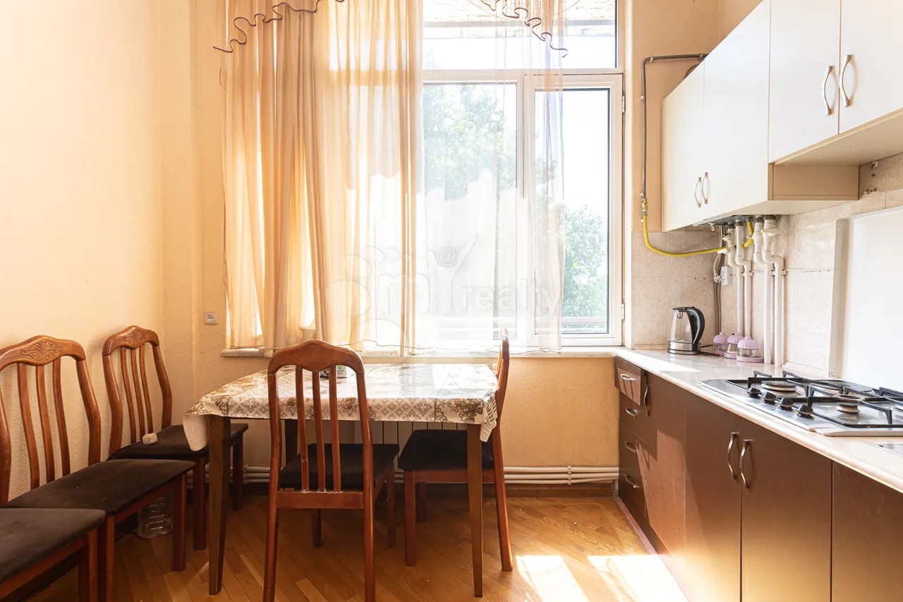 3 bedroom apartment for sale خیابان کیِفیان, عربگیر ایروان, 157468