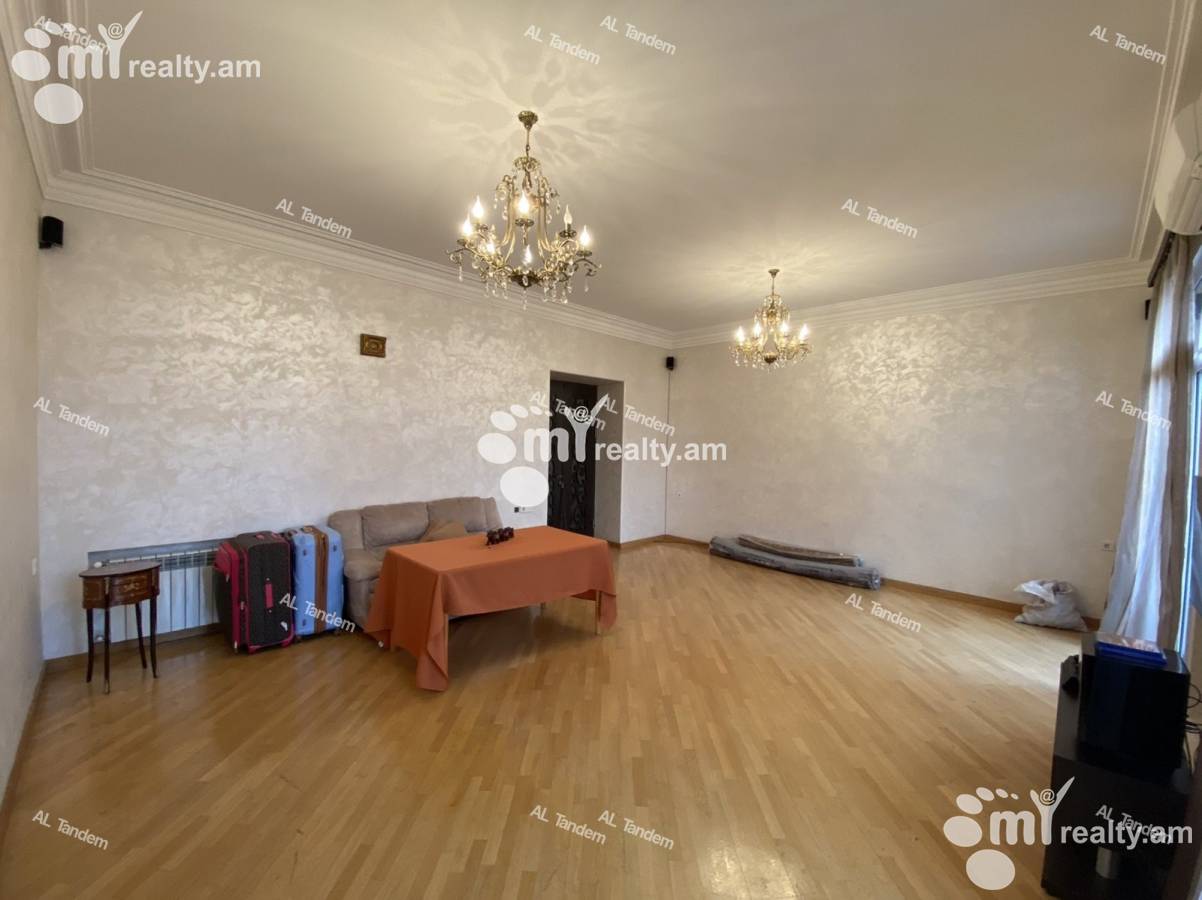 4 bedroom apartment for sale Nalbandyan St, Center Yerevan, 124001