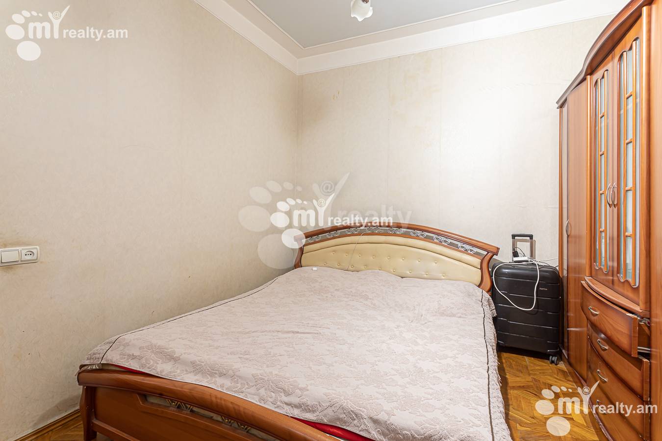 3 bedroom apartment for sale Paronyan St, Center Yerevan, 156508
