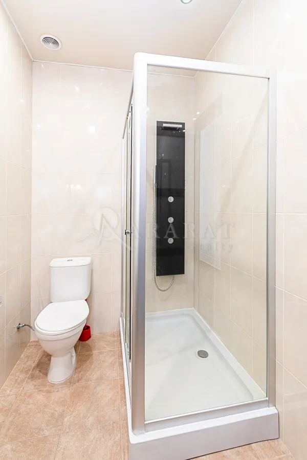 Снять 4 комнатную квартиру Арам ул, Центр Ереван, 159128