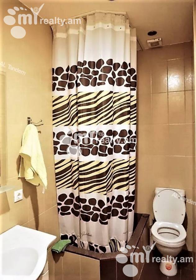 3 սենյականոց բնակարան  Չարենցի փող, Կենտրոն Երևան, 125709