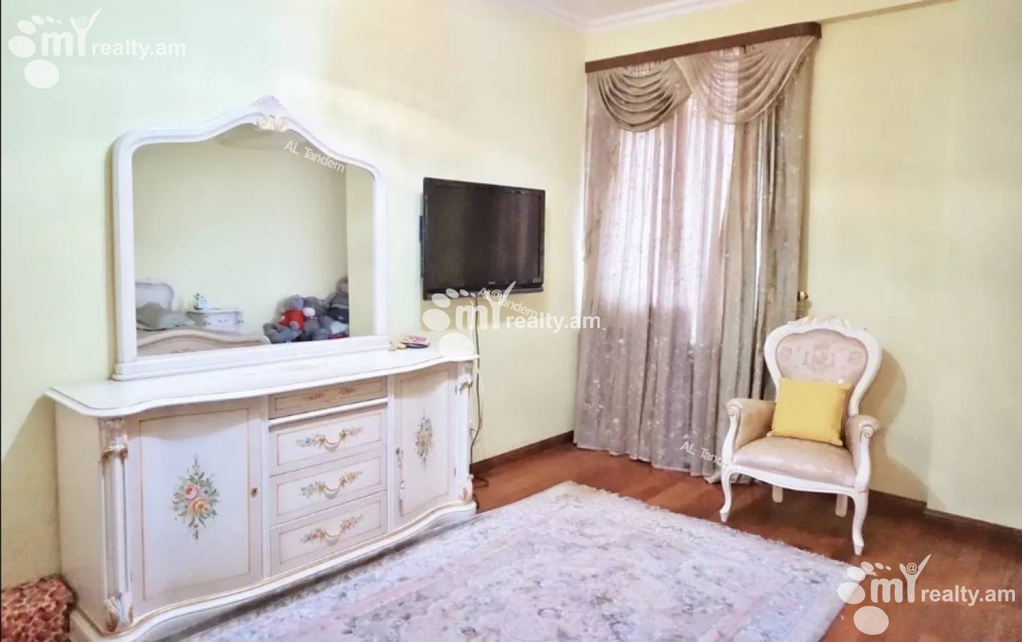 3 սենյականոց բնակարան  Չարենցի փող, Կենտրոն Երևան, 125709