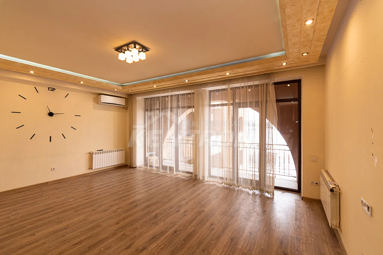 4 bedroom apartment for sale Sasna Тsrer St, Davtachène Yerevan, 159006
