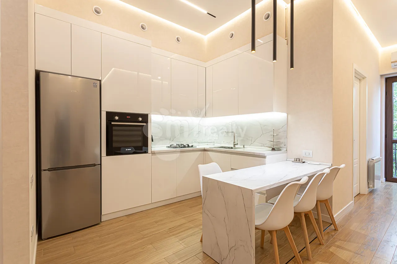 3 սենյականոց բնակարան  Արամի փող, Կենտրոն Երևան, 157227