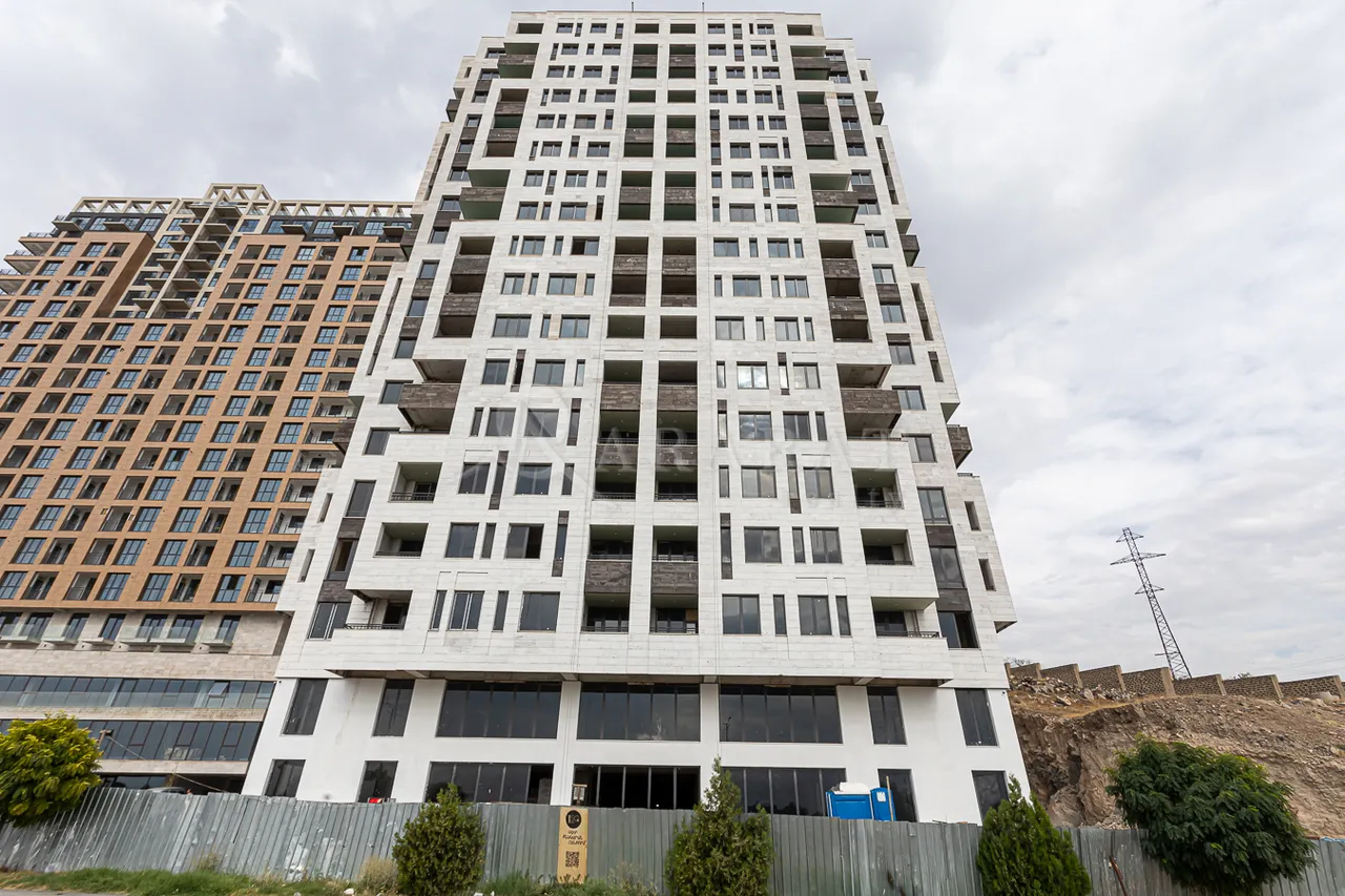 3 bedroom apartment for sale Tsovakal Isakov Ave, Center Yerevan, 157223