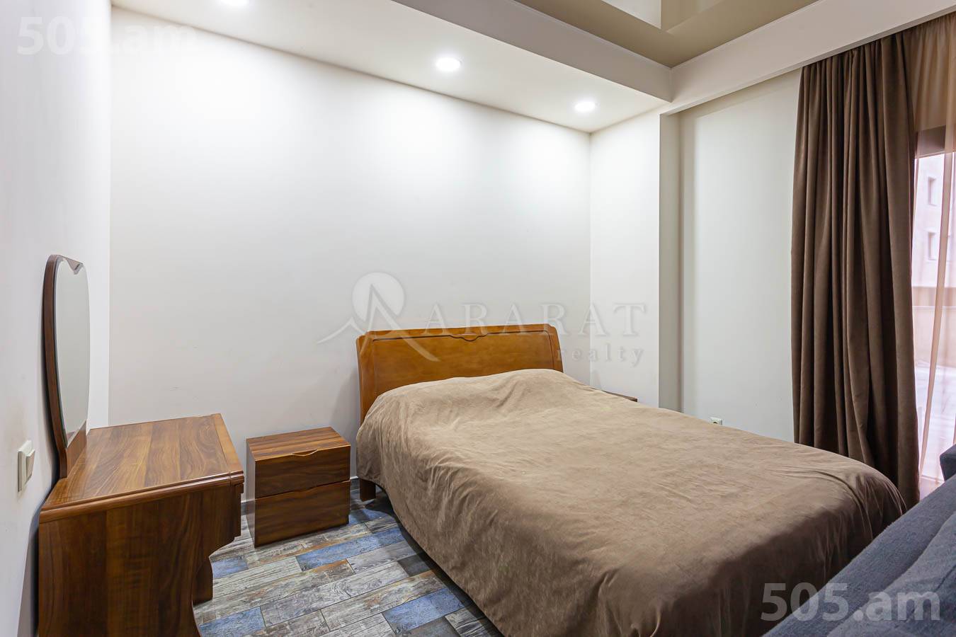 2 սենյականոց բնակարան վարձով Ամիրյան փող, Կենտրոն Երևան, 154262