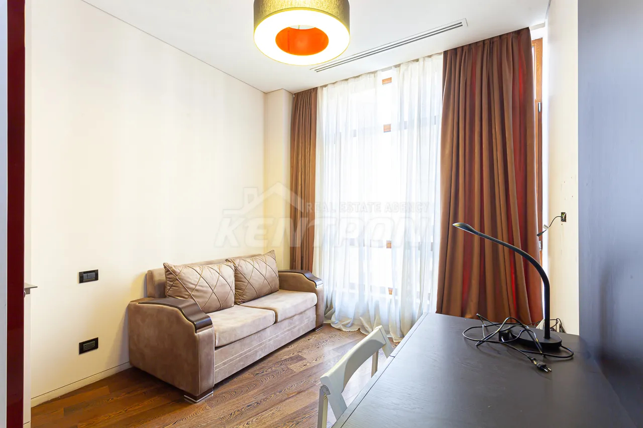 4 bedroom apartment for sale Northern(Hyusisayin)  Ave, Center Yerevan, 157215