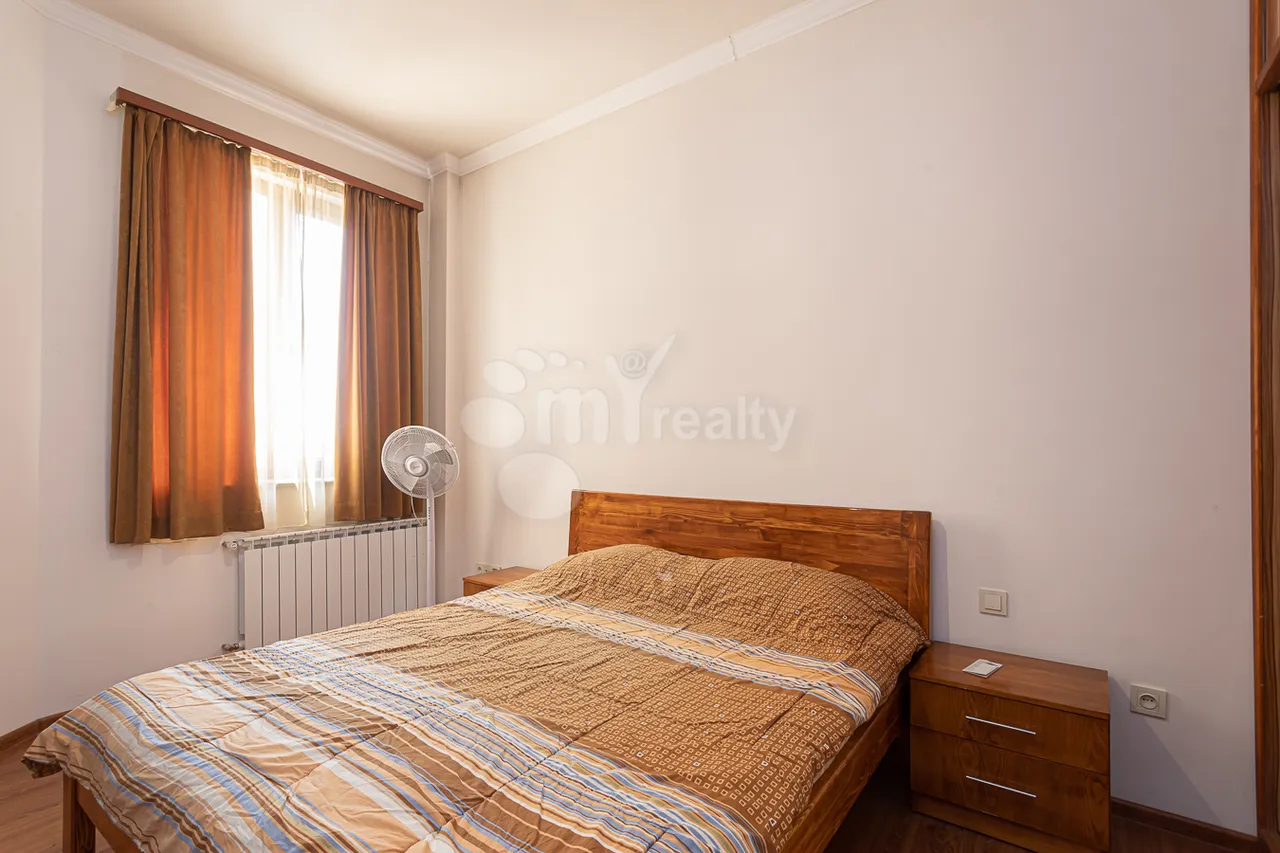 4 bedroom apartment for rent Antarayin St, Center Yerevan, 158534
