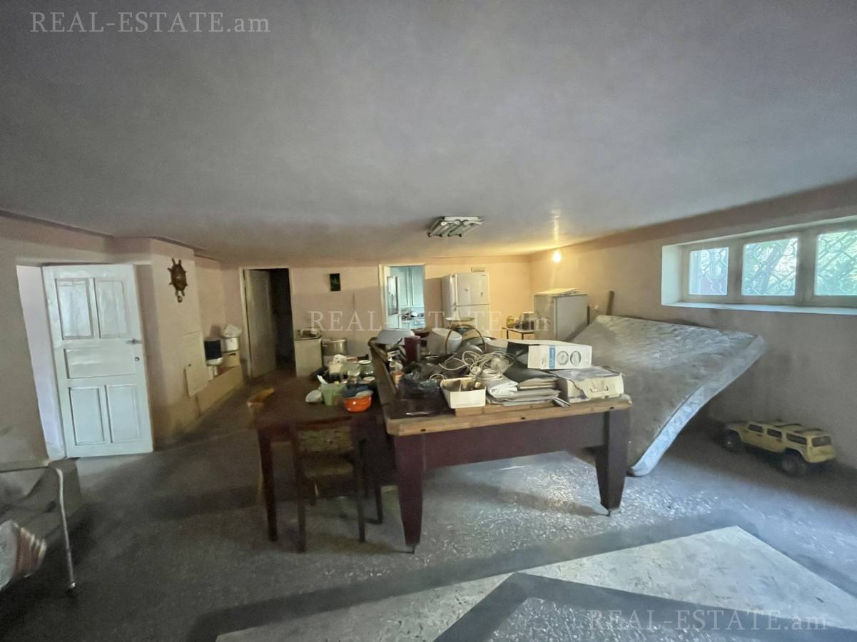 House for sale خیابان اِرزنکیان, عربگیر ایروان, 131697