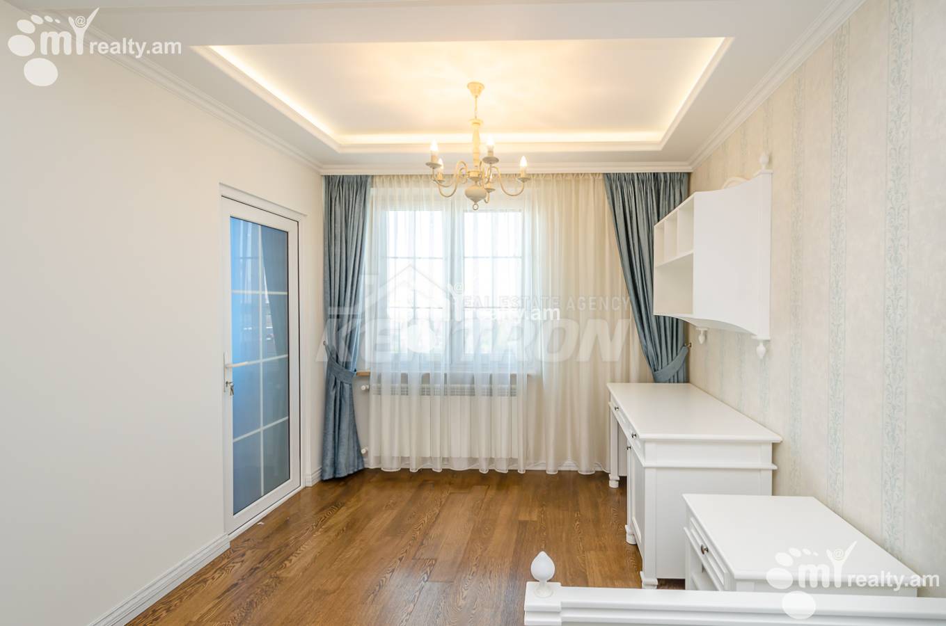 3 bedroom apartment for sale Israelyan St, Center Yerevan, 153637