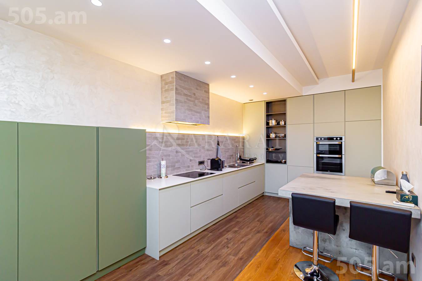 3 bedroom apartment for sale Antarayin St, Center Yerevan, 152585