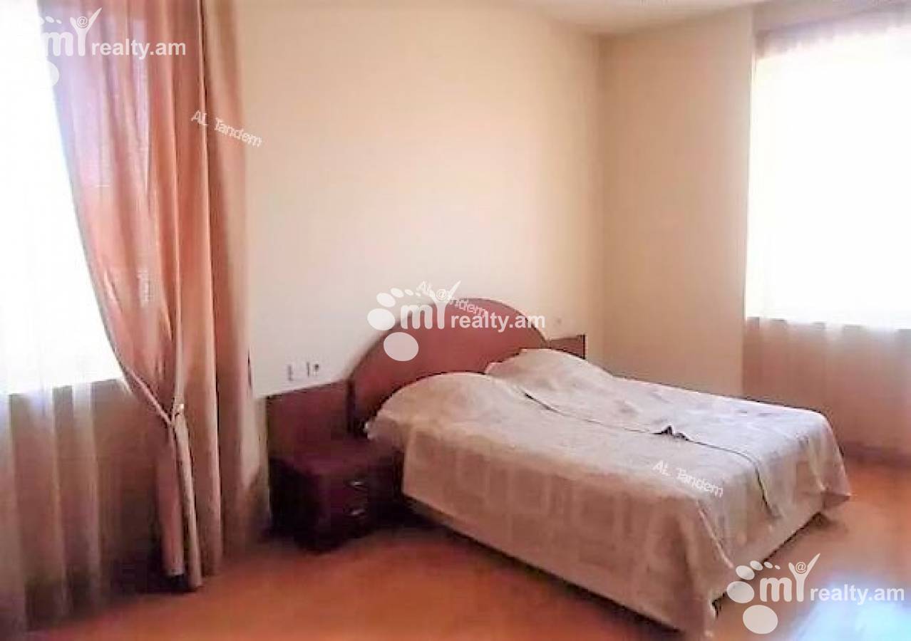3 սենյականոց բնակարան  Պարոնյան փող, Կենտրոն Երևան, 128481
