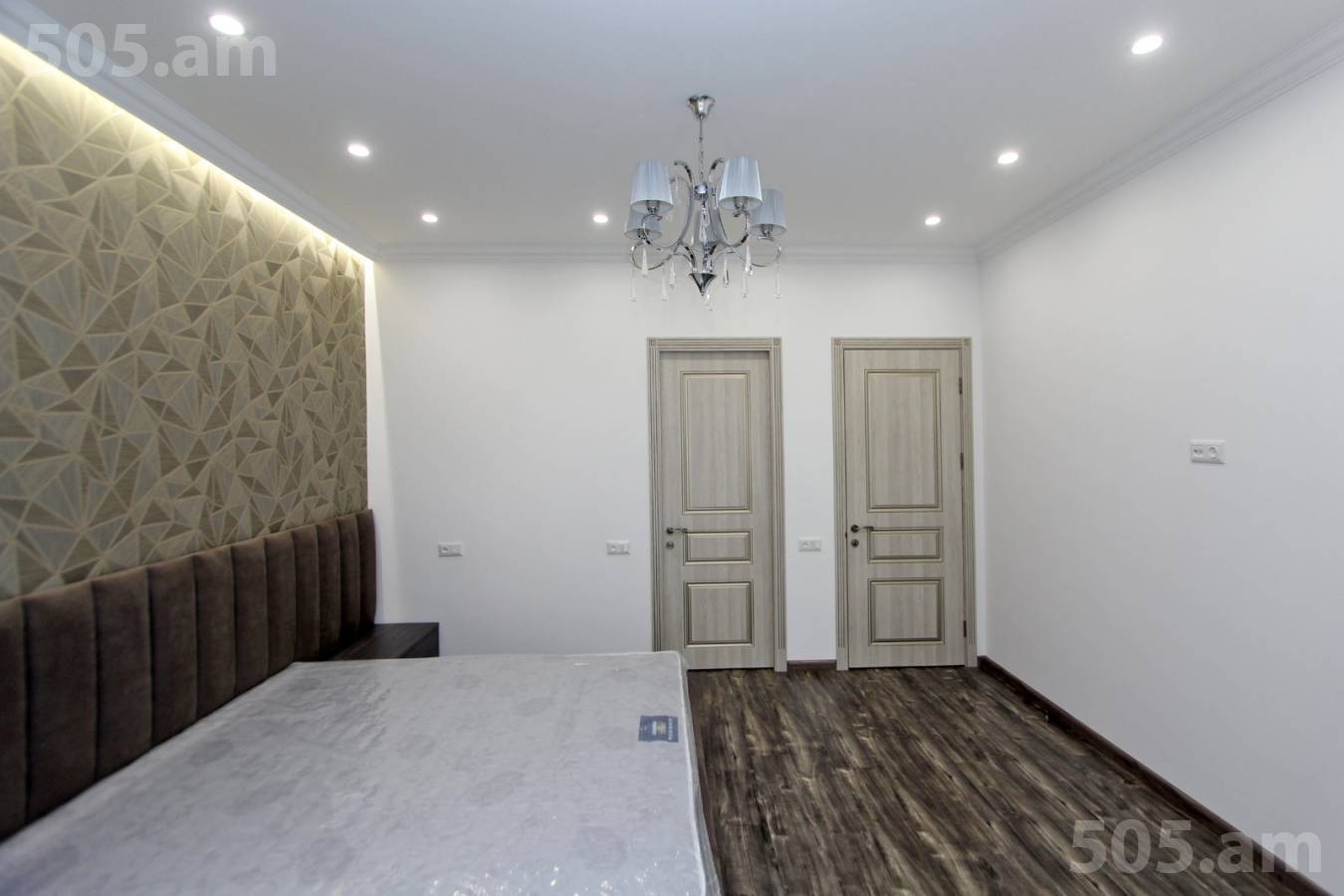 3 bedroom apartment for sale Saryan St, Center Yerevan, 149468