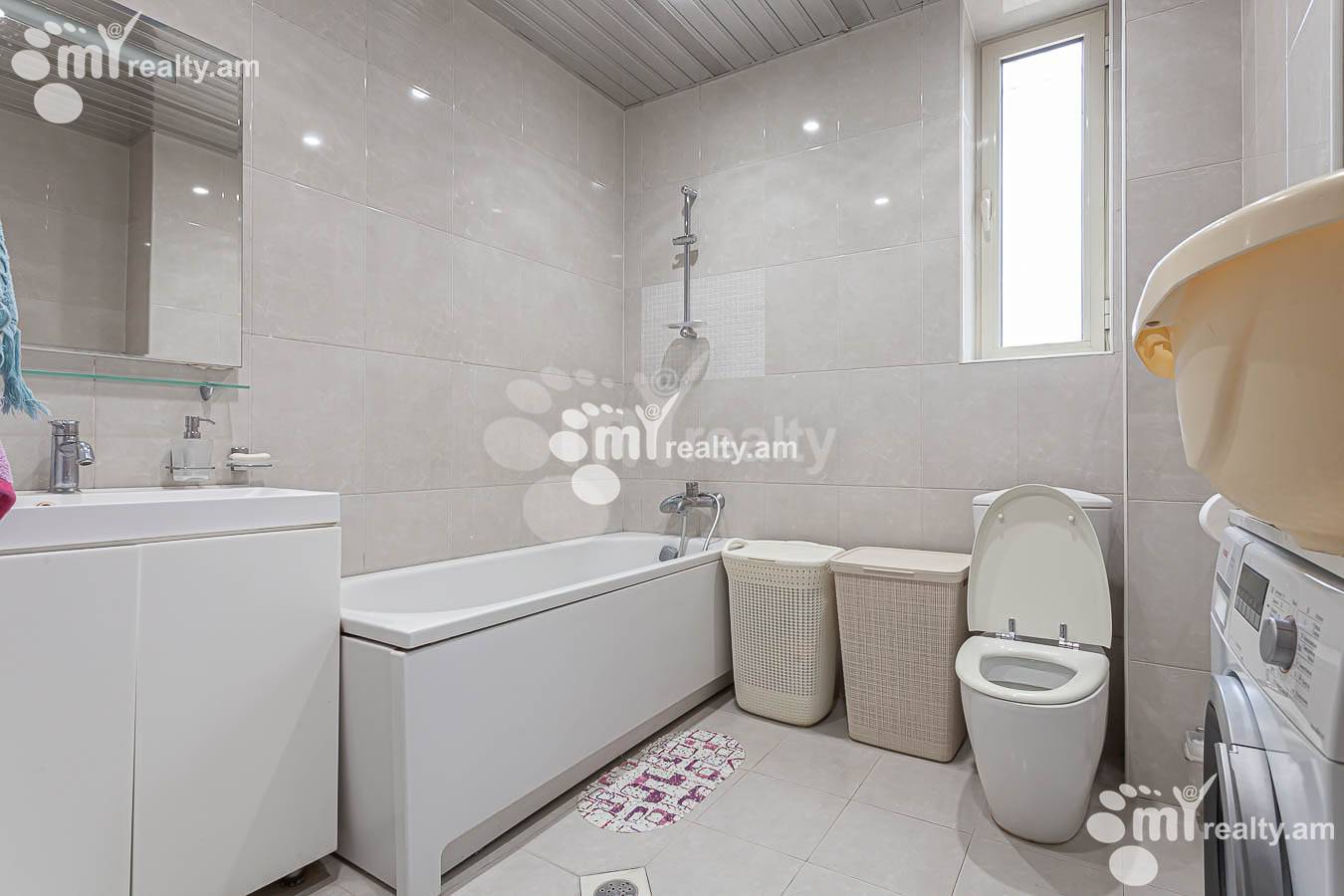 3 bedroom apartment for sale Paronyan St, Center Yerevan, 153346