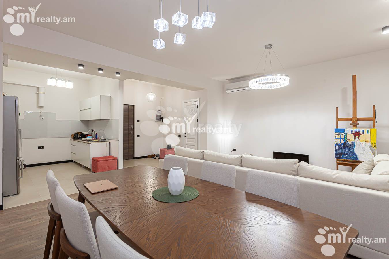 4 bedroom apartment for sale Rostom St, Center Yerevan, 153660