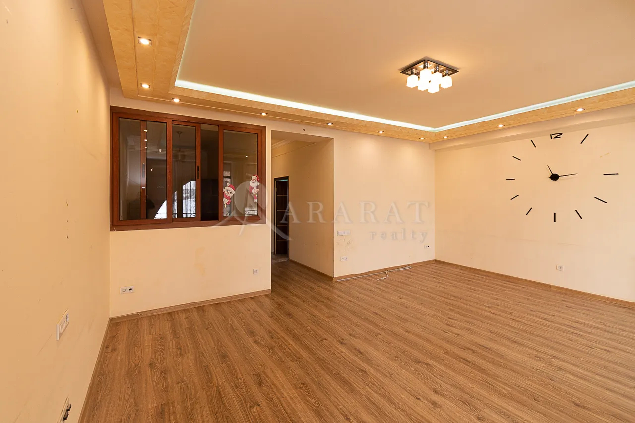 4 bedroom apartment for sale Sasna Тsrer St, Davtachène Yerevan, 159007