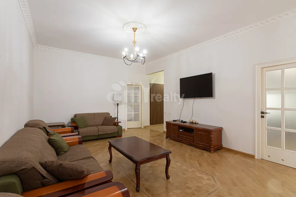 3-senyakanoc-bnakaran-vacharq-Yerevan-Center