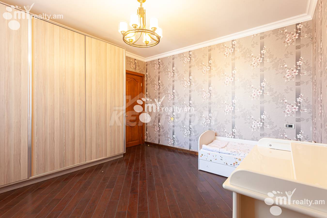 3 bedroom apartment for sale Aram St, Center Yerevan, 156336