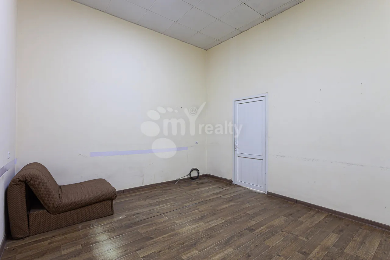Commercial for rent خیابان گولبِنکیان, عربگیر ایروان, 161036
