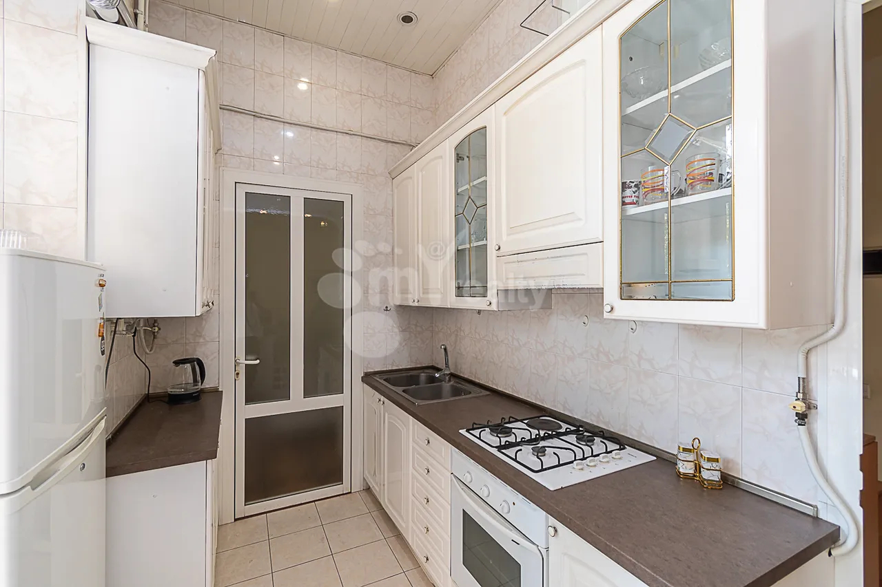 2 bedroom apartment for rent Moskovyan St, Center Yerevan, 161619
