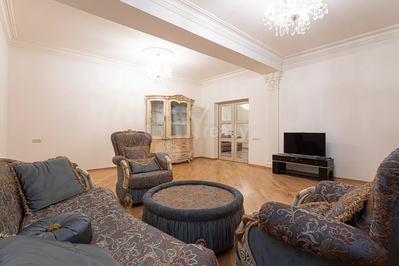 Снять 3 комнатную квартиру Амирян ул, Центр Ереван, 158205