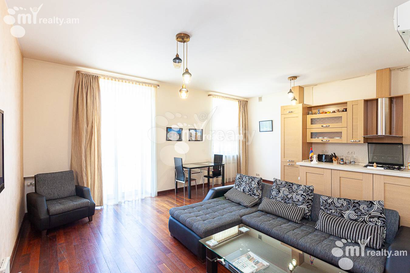 3 bedroom apartment for rent Tamanyan St, Center Yerevan, 157139