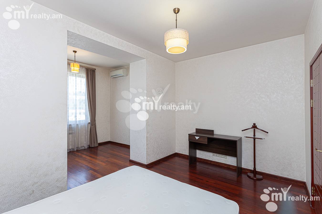 3 bedroom apartment for rent Tamanyan St, Center Yerevan, 157139