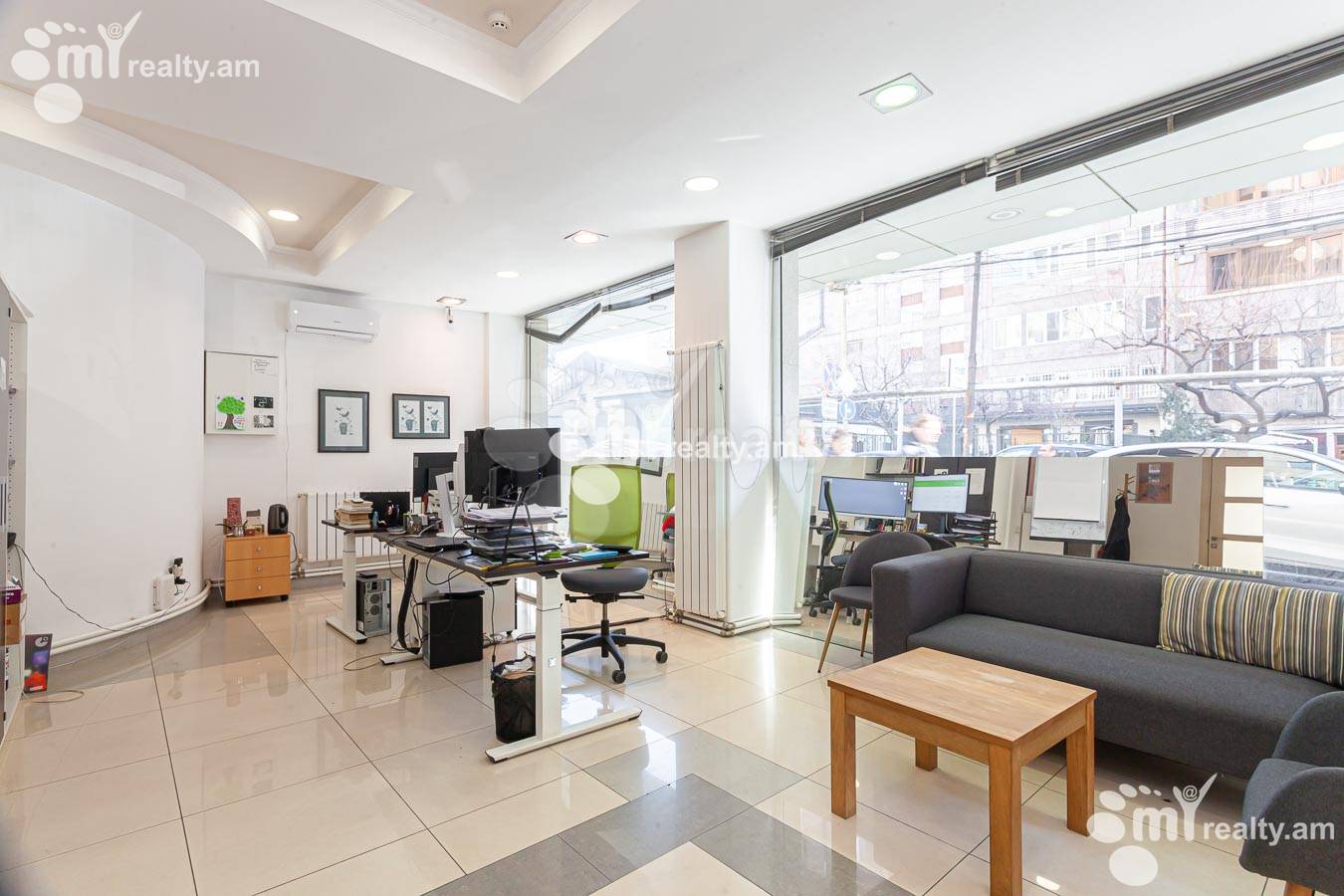 Снять коммерческoе помещение Мгер Мкртчян ул, Центр Ереван, 156329