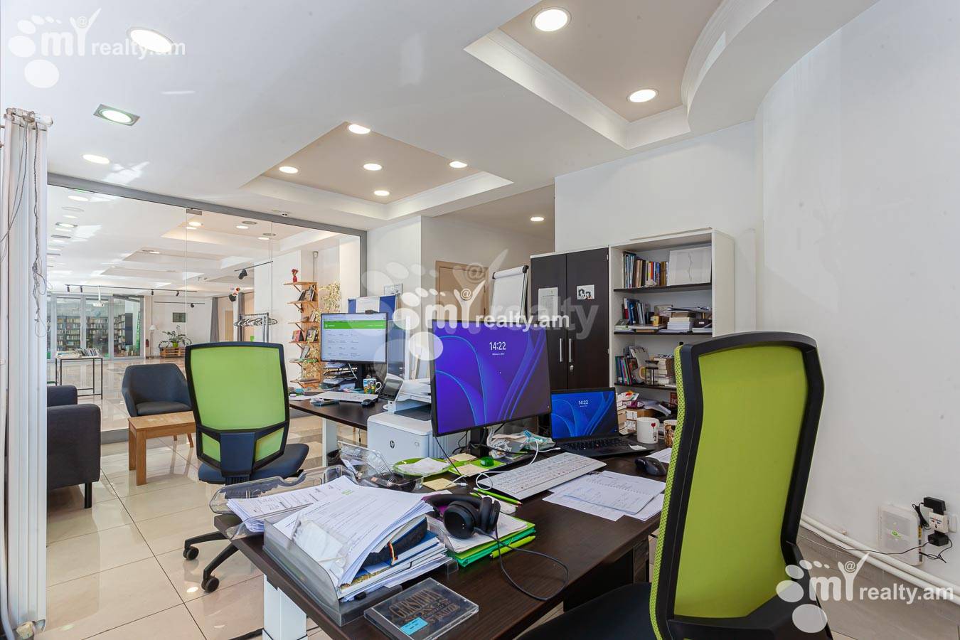 Снять коммерческoе помещение Мгер Мкртчян ул, Центр Ереван, 156329