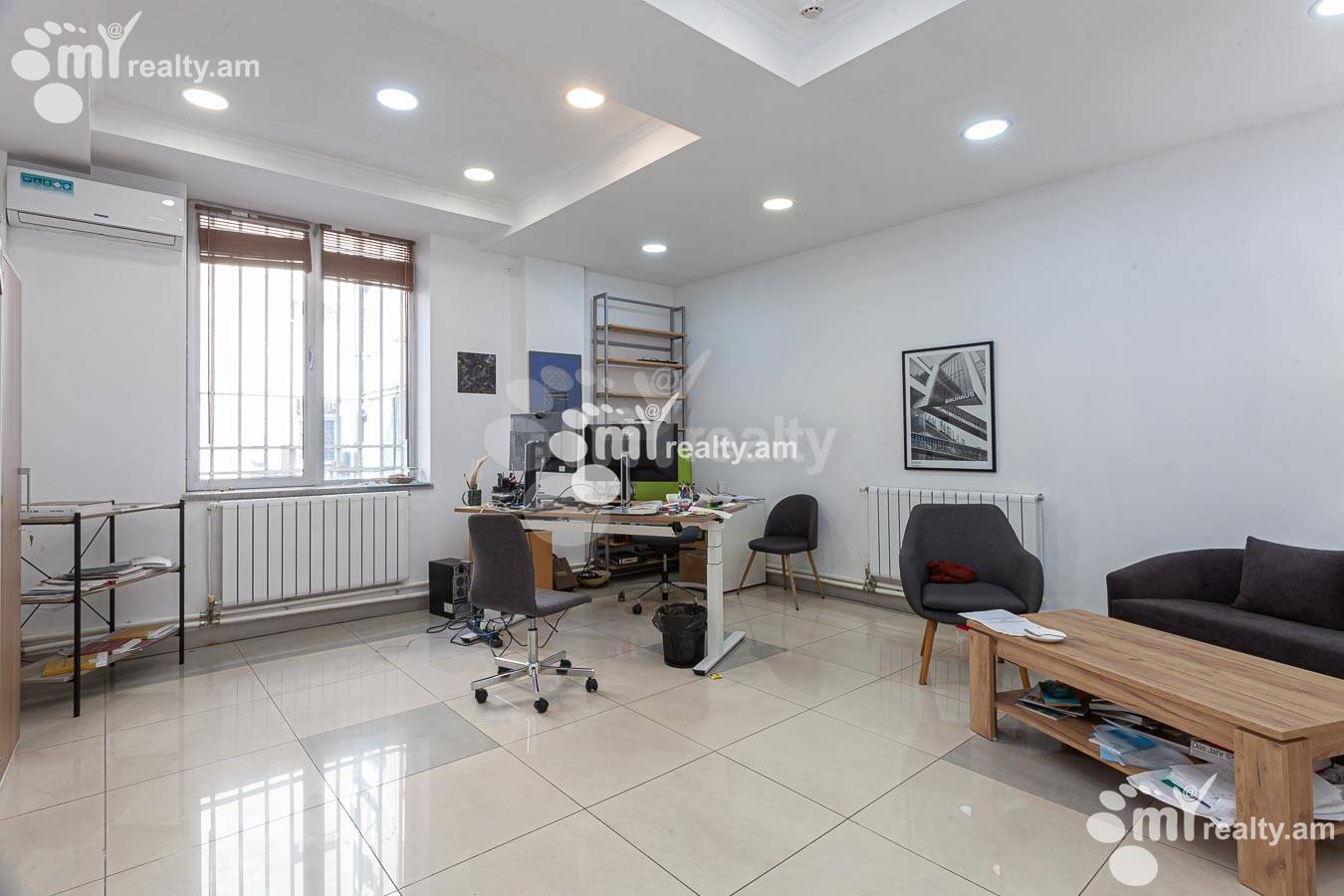 Снять коммерческoе помещение Мгер Мкртчян ул, Центр Ереван, 156329