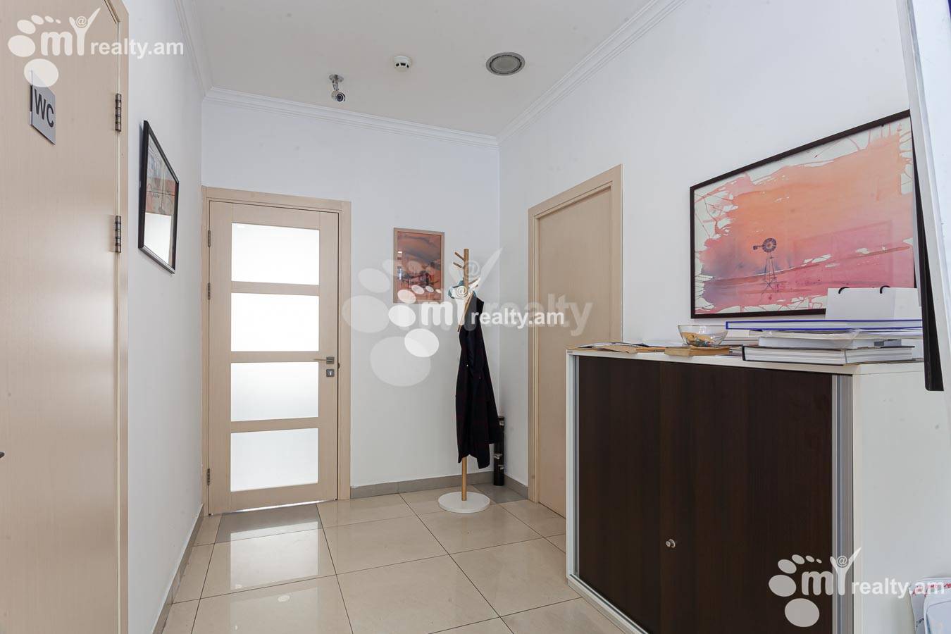 Снять коммерческoе помещение Мгер Мкртчян ул, Центр Ереван, 156329