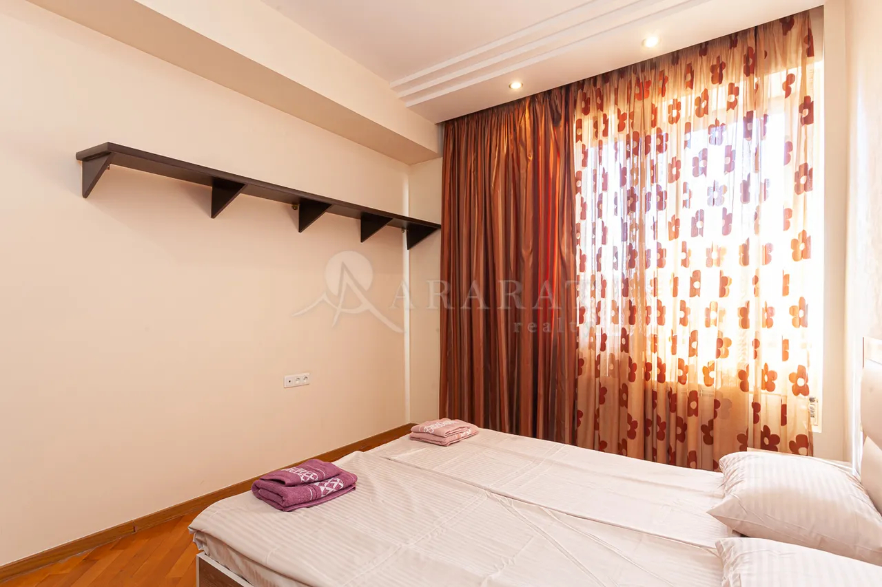 3 bedroom apartment for sale rue d'Amiryan, Center Yerevan, 158289