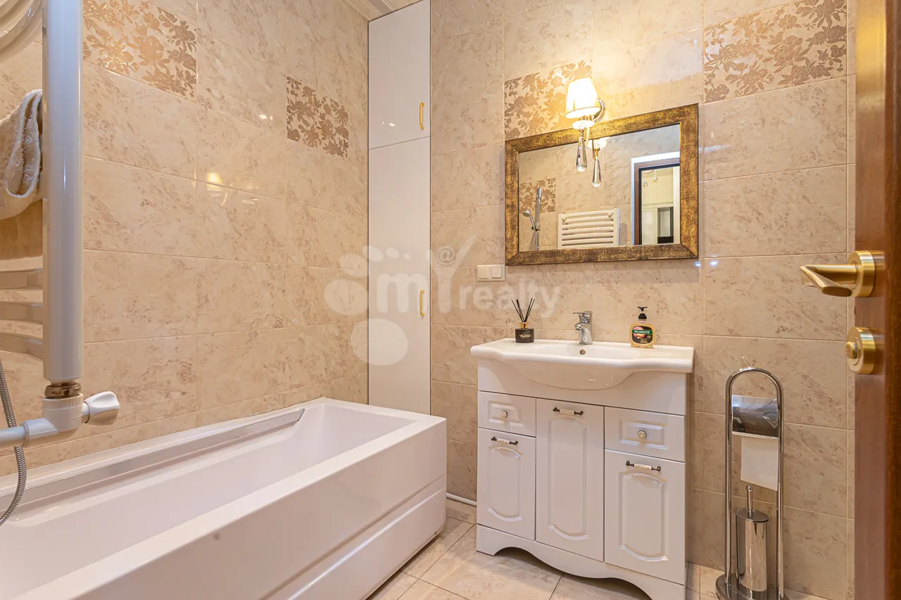 2 bedroom apartment for rent Aram St, Center Yerevan, 160110