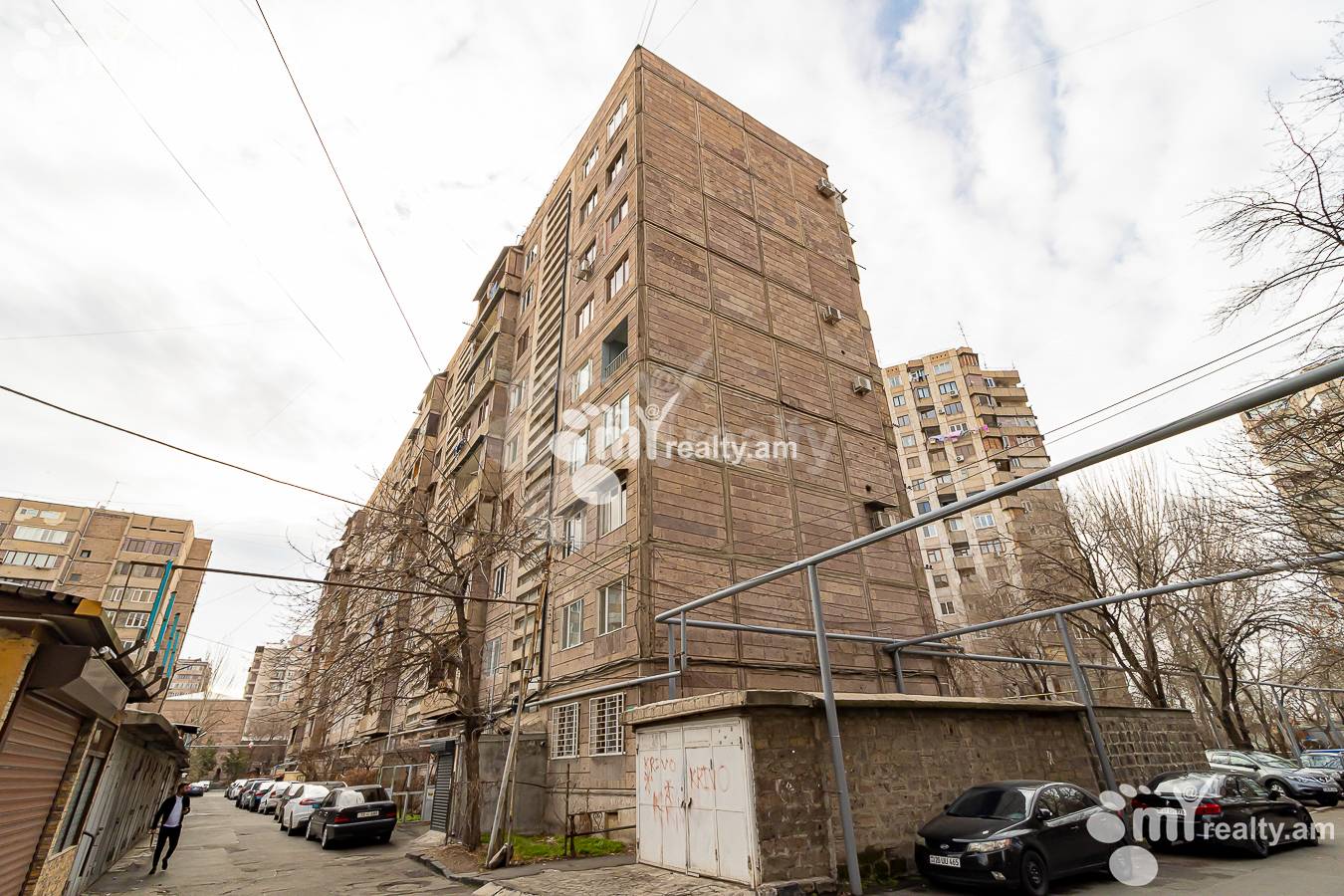 3 սենյականոց բնակարան  Ե. Քոչար փող, Կենտրոն Երևան, 143637