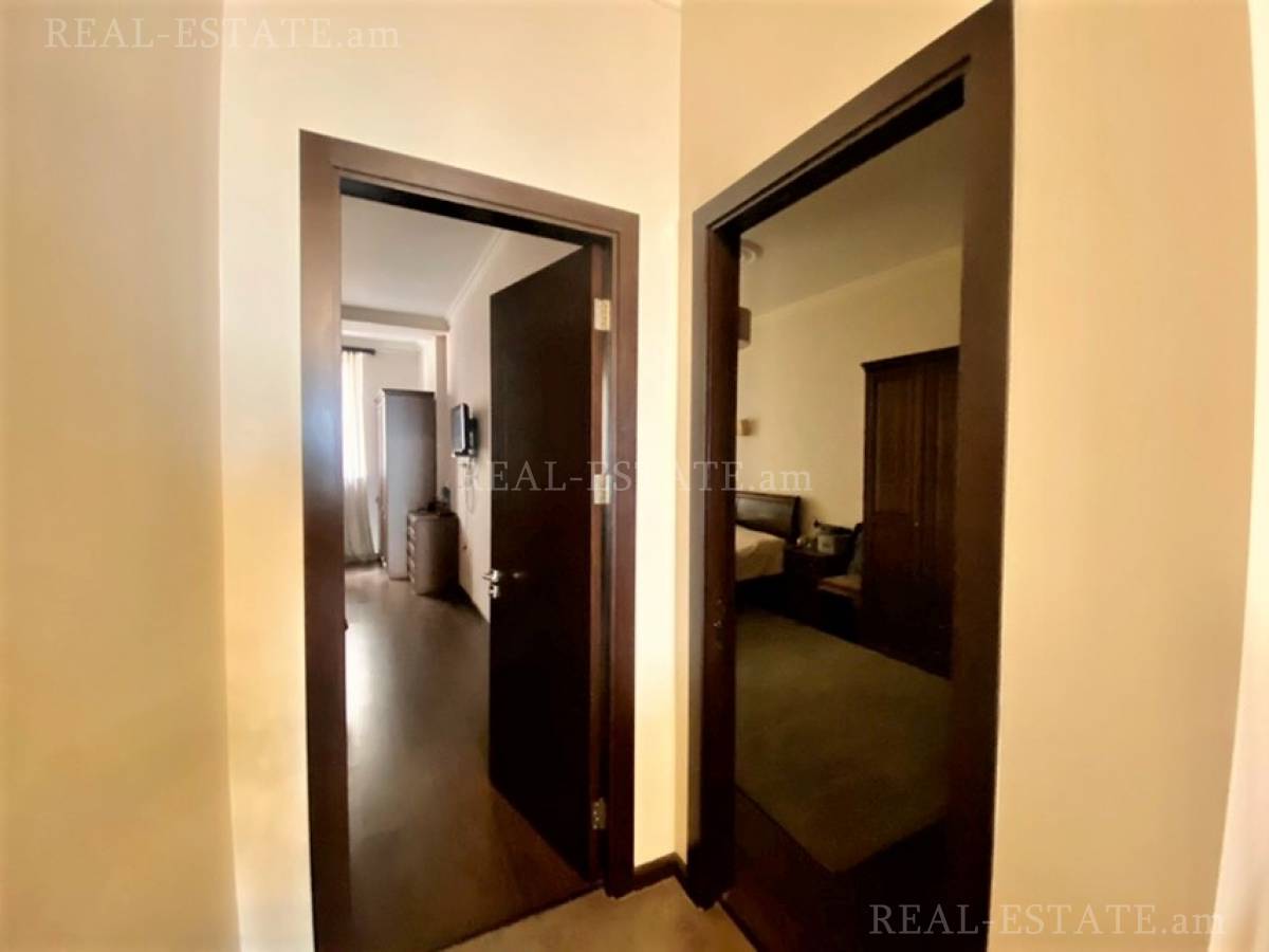 4 bedroom apartment for sale Aram St, Center Yerevan, 121421