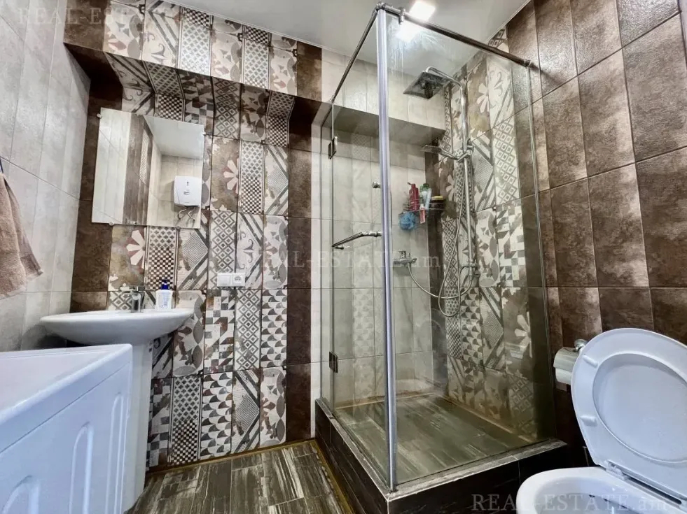 2 bedroom apartment for sale خیابان م. خورِناتسی, مرکز شهر ایروان, 159991