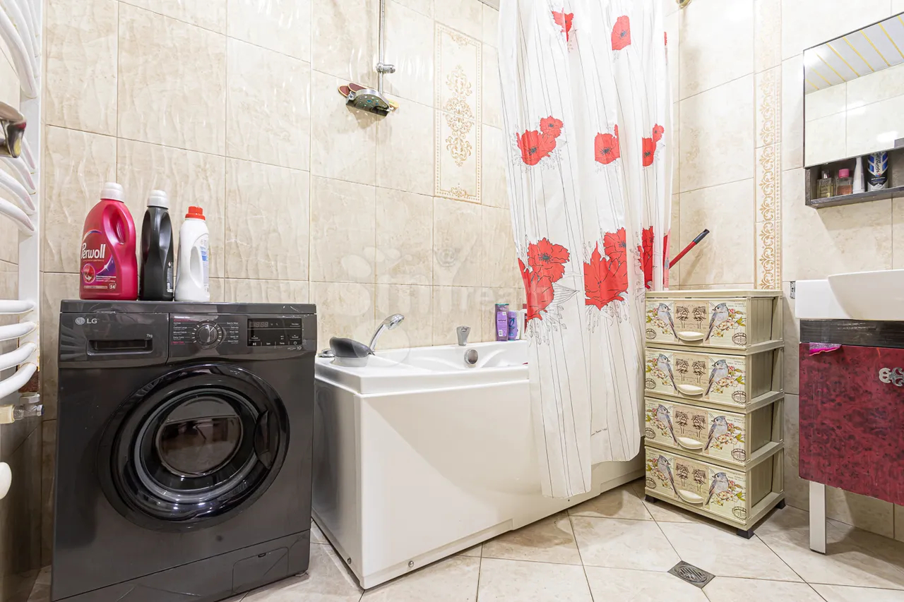 3 bedroom apartment for sale خیابان کومیتاس, عربگیر ایروان, 158243