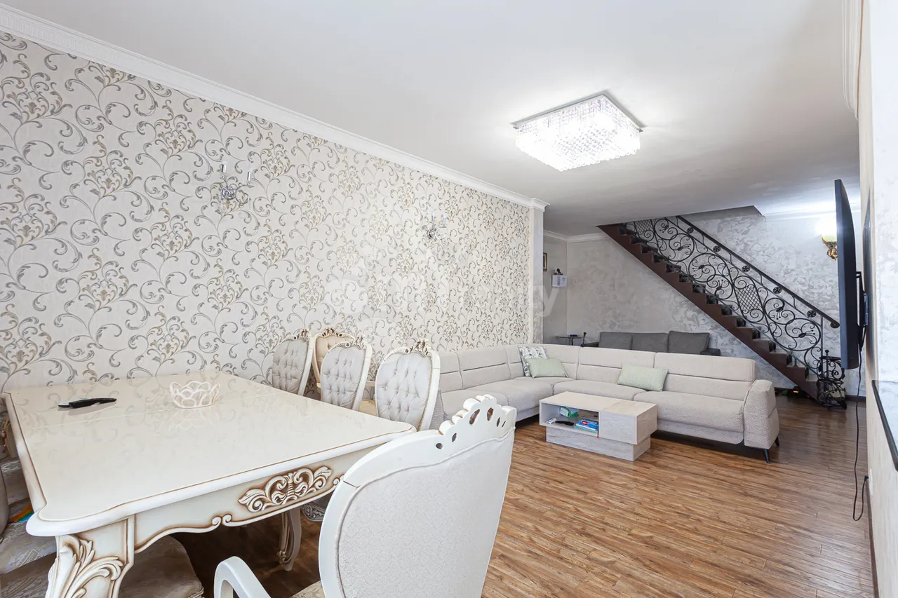 4 bedroom apartment for sale Antarayin St, Center Yerevan, 160812