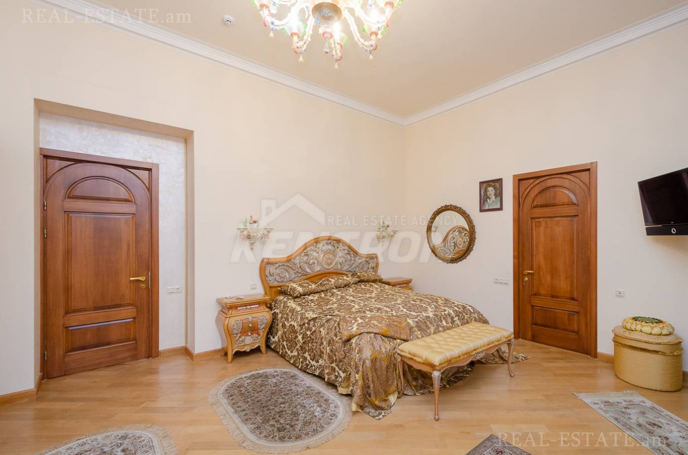 4 bedroom apartment for sale rue d'Abovyan, Center Yerevan, 137151