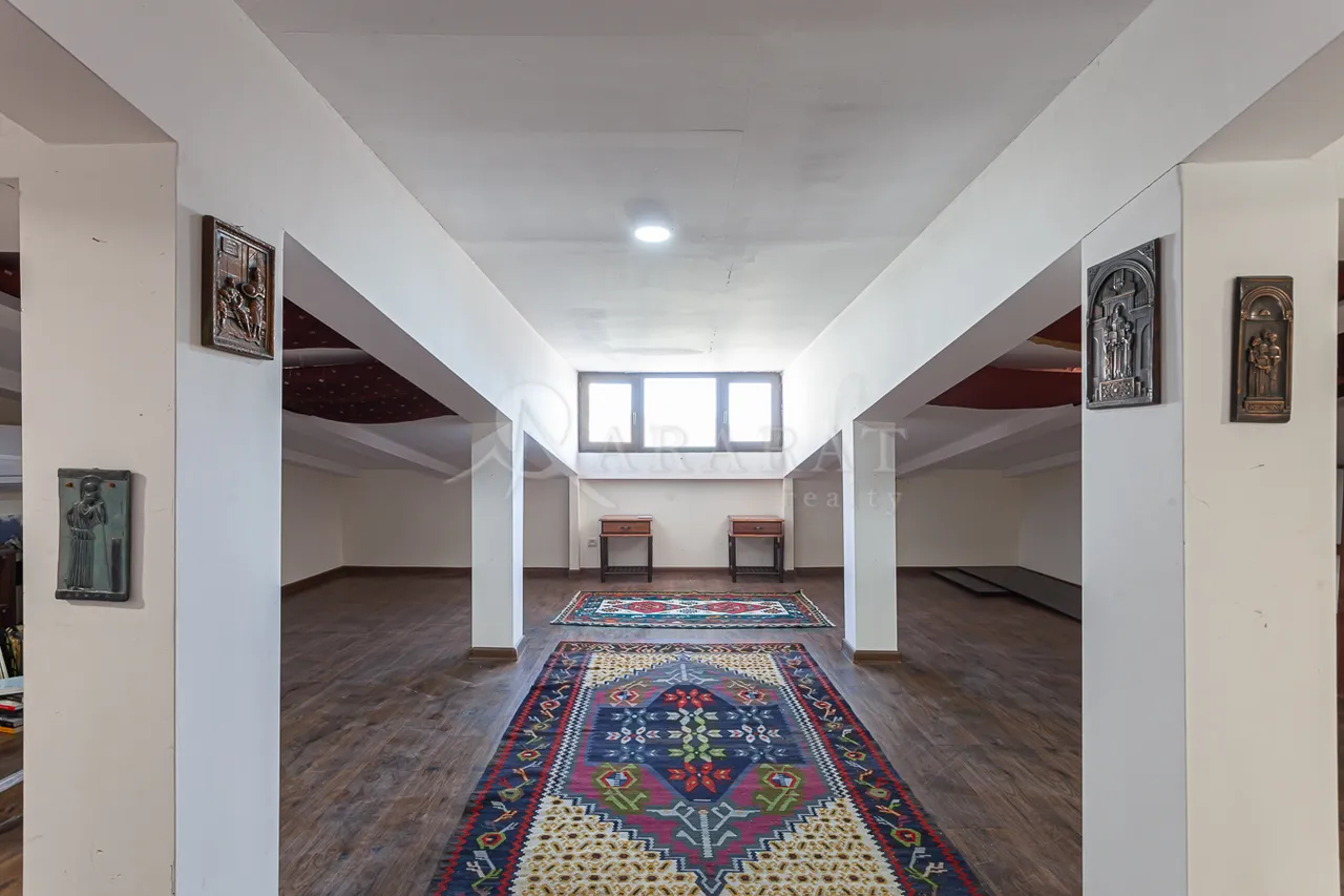 House for sale Fizkulturnikner St, Center Yerevan, 157325