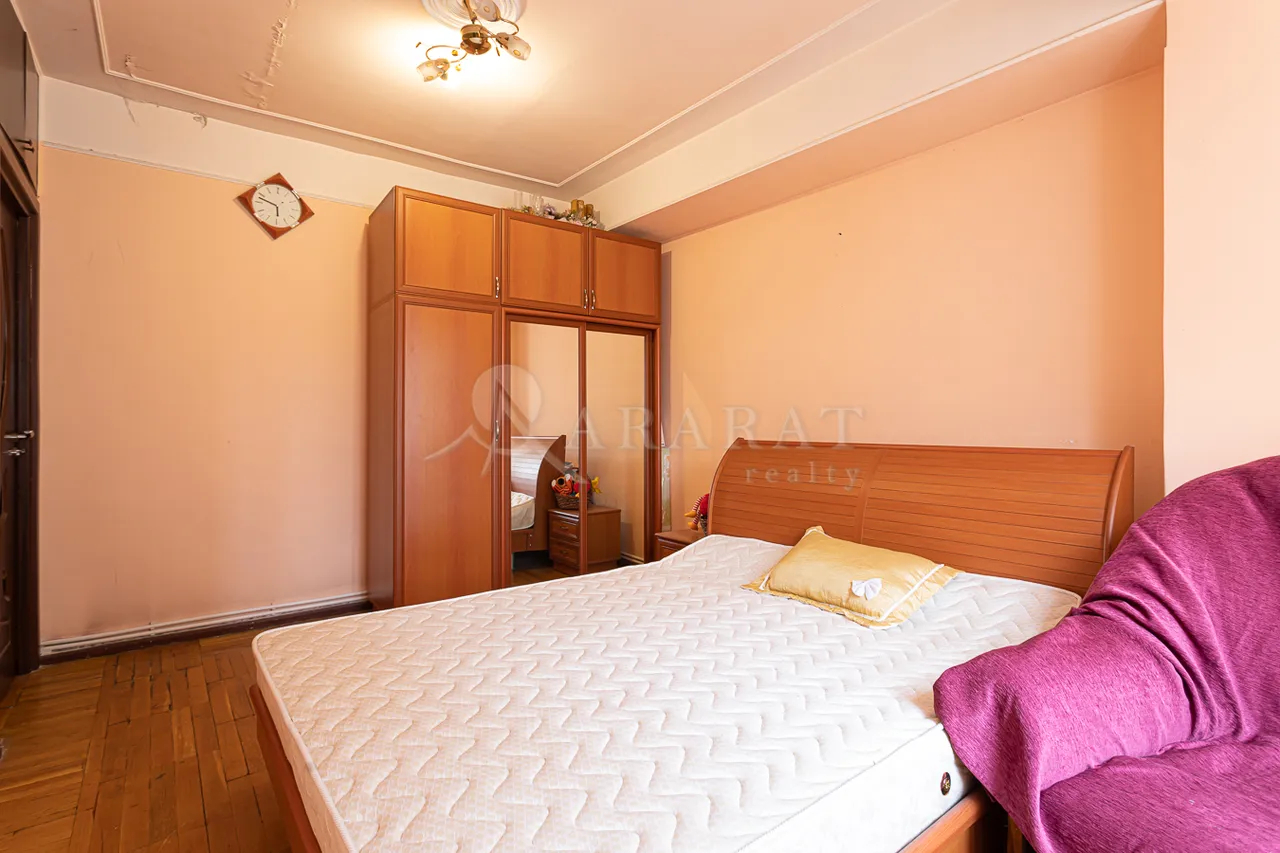 3 bedroom apartment for sale E. Qochar St, Center Yerevan, 157683