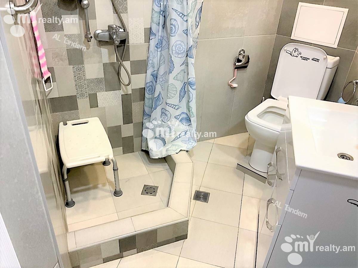 Купить 2 комнатную квартиру Маштоца пр, Центр Ереван, 139405